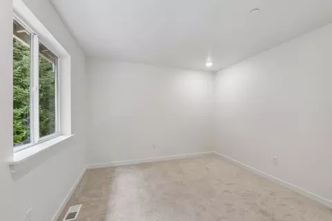 Bedroom - 24237 13th Ave SE, Bothell, WA 98021 photo 5 of 7