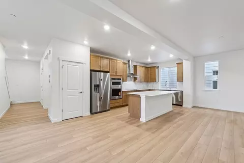 Entry Way - 24237 13th Ave SE, Bothell, WA 98021 photo 1 of 1