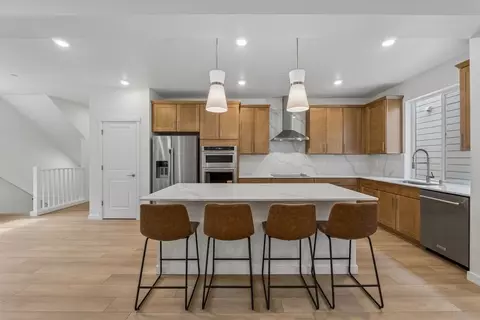 Kitchen - 24237 13th Ave SE, Bothell, WA 98021 photo 1 of 2