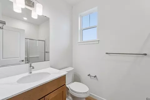 Bath - 24237 13th Ave SE, Bothell, WA 98021 photo 1 of 3