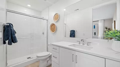 Bath - 604 Sonia, Irvine, CA 92618 photo 2 of 6