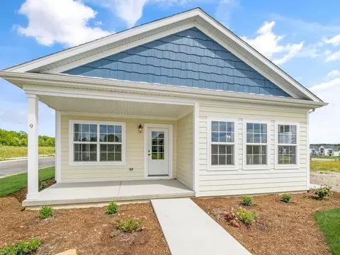 9 Lilac Ln, Ottawa, IL 61350