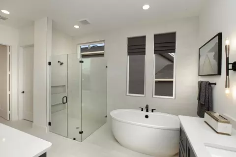 Bath - 2992 Dynasty Dr, Leander, TX 78641 photo 2 of 3