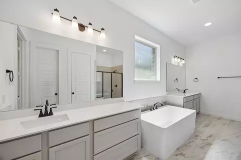 Bath - 1612 Trinity Dr, Benbrook, TX 76132 photo 1 of 10