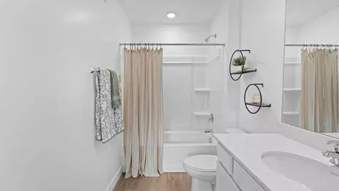 Bath - 657 N 1620 E #1307, Salem, UT 84653 photo 2 of 7