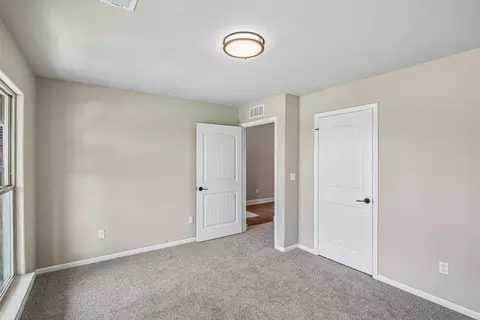 Bedroom - 19500 Ridgeview Rd, Spring Hill, KS 66083 photo 5 of 9