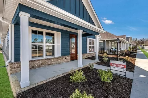 370 Kempton Ln, Dalton, GA 30721