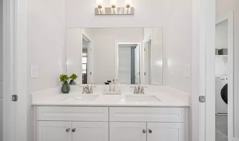 Bath - 51 E Windsor Dr, Gilbert, AZ 85296 photo 7 of 7
