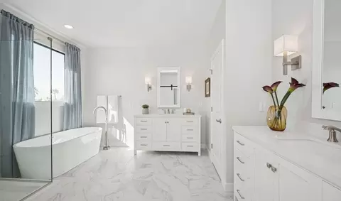 Bath - 51 E Windsor Dr, Gilbert, AZ 85296 photo 2 of 7