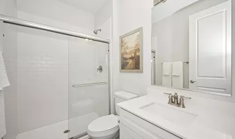 Bath - 51 E Windsor Dr, Gilbert, AZ 85296 photo 5 of 7