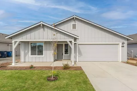 Exterior - 21268 SE Rosengarth Dr, Bend, OR 97702 photo 1 of 3