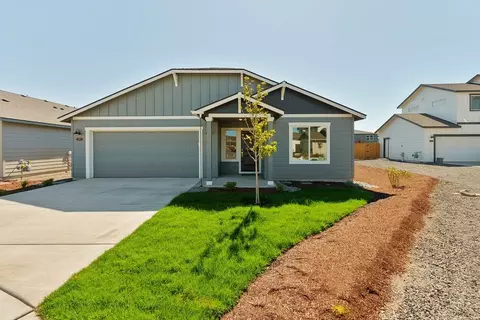 Exterior - 21268 SE Rosengarth Dr, Bend, OR 97702 photo 2 of 3