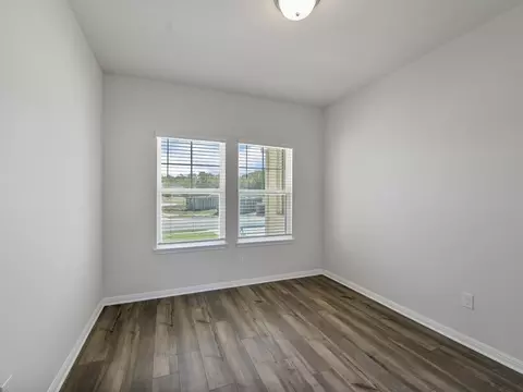 102 Short Toed Swoop, Cedar Creek, TX 78612