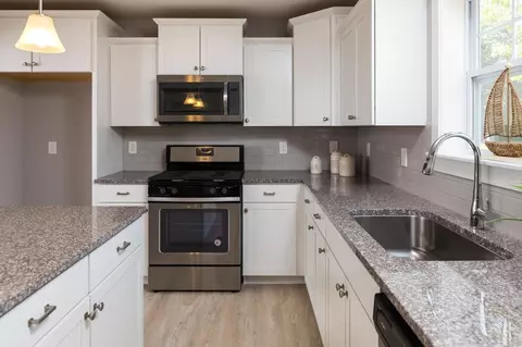 Kitchen - Valley View Court, Marshall, MI 49068 photo 3 of 8