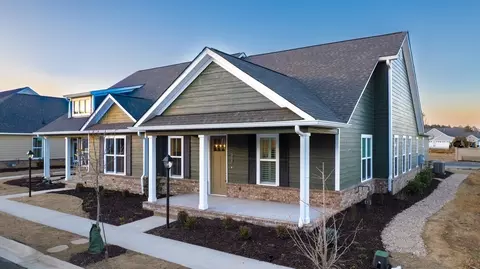 370 Kempton Ln, Dalton, GA 30721