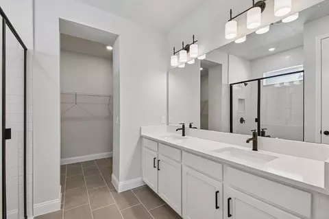 Bath - 5593 Coopers Hawk Ct, Saint Cloud, FL 34772 photo 1 of 2