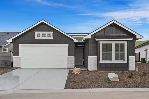 6532 E Lucy Dr, Hidden Springs, ID 83714