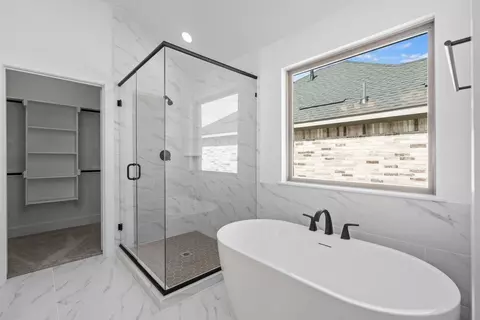 Bath - 3204 Philly St, Celina, TX 75009 photo 1 of 4