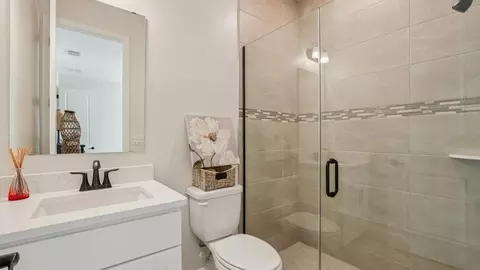 Bath - 2214 Elegant Mnr Cir, Edgewater, FL 32141 photo 6 of 7