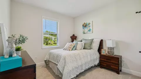 Bedroom - 2214 Elegant Mnr Cir, Edgewater, FL 32141 photo 4 of 11