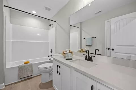 Bath - Montevallo Lane, Ayden, NC 28513 photo 4 of 27