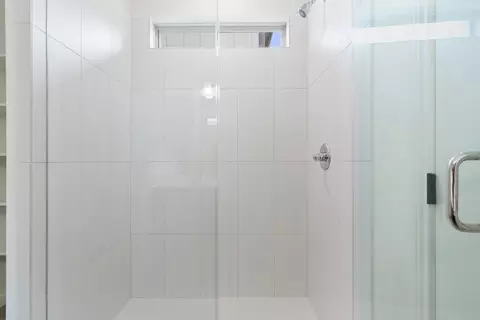 Bath - 6570 Marsh Ln, Buda, TX 78610 photo 1 of 4