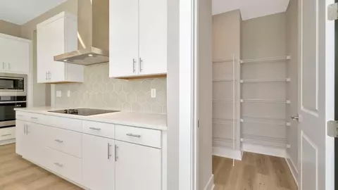 Kitchen - 8308 Golden Beach Ct, Parrish, FL 34219 photo 7 of 7