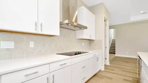 Kitchen - 8308 Golden Beach Ct, Parrish, FL 34219 photo 5 of 7