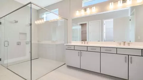 Bath - 8308 Golden Beach Ct, Parrish, FL 34219 photo 5 of 7