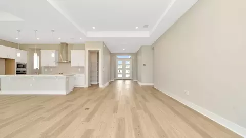 Living - 8308 Golden Beach Ct, Parrish, FL 34219 photo 2 of 9