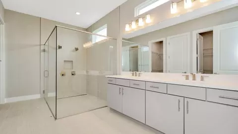 Bath - 8308 Golden Beach Ct, Parrish, FL 34219 photo 3 of 7