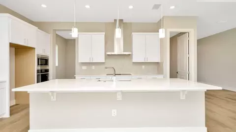 Kitchen - 8308 Golden Beach Ct, Parrish, FL 34219 photo 1 of 7