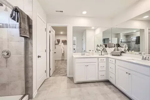 Bath - 7515 Starwatch Ct, Maiden, NC 28650 photo 5 of 11