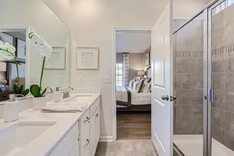 Bath - 7515 Starwatch Ct, Maiden, NC 28650 photo 8 of 11