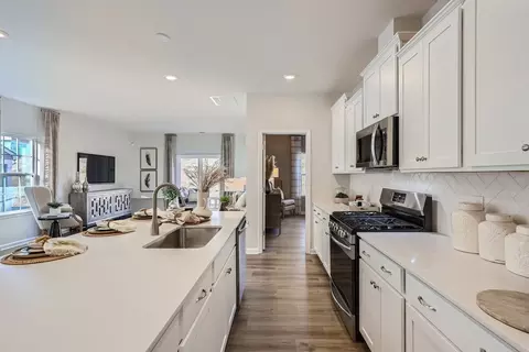 Kitchen - 7515 Starwatch Ct, Maiden, NC 28650 photo 6 of 10