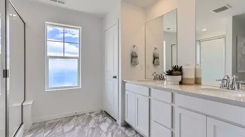Bath - 6637 E 149th Ave, Thornton, CO 80602 photo 1 of 5