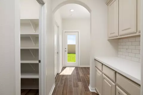 Entry Way - 5101 Carambola Ln, Laredo, TX 78046 photo 1 of 4