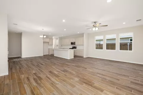 Living - 5101 Carambola Ln, Laredo, TX 78046 photo 3 of 7