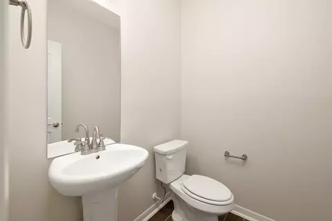 Bath - 5101 Carambola Ln, Laredo, TX 78046 photo 3 of 6