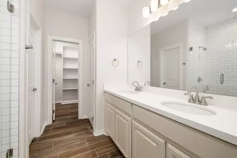 Entry Way - 5101 Carambola Ln, Laredo, TX 78046 photo 2 of 4