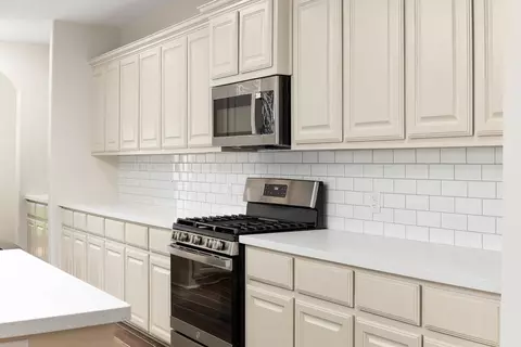 Kitchen - 5101 Carambola Ln, Laredo, TX 78046 photo 2 of 4