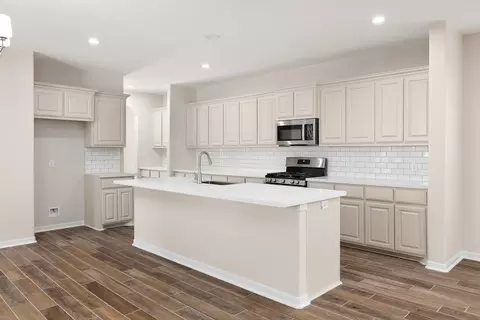 Kitchen - 5101 Carambola Ln, Laredo, TX 78046 photo 1 of 4