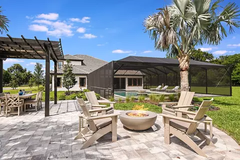 Exterior - 10517 Meadowrun Dr, Lithia, FL 33547 photo 8 of 14