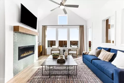 Living - 14592 Flossie St, Pilot Point, TX 76258 photo 2 of 3
