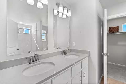 Bath - 624 Wagon Wheel Way, Bennett, CO 80102 photo 2 of 3
