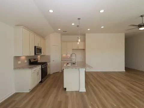 Kitchen - 962 Garden Path Dr, Willis, TX 77378 photo 2 of 4