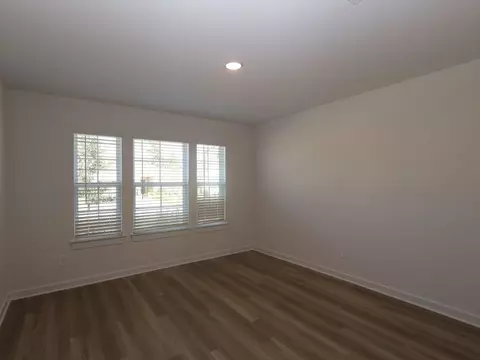 Living - 962 Garden Path Dr, Willis, TX 77378 photo 3 of 3