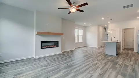 Living - 88 Hydrangea Cir, Fairburn, GA 30213 photo 4 of 6