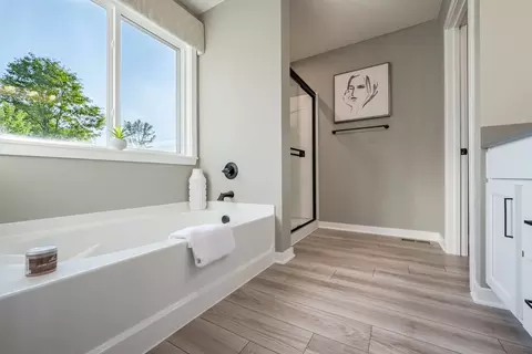 Bath - 6108 Springfield Blvd, Burlington, KY 41005 photo 3 of 6