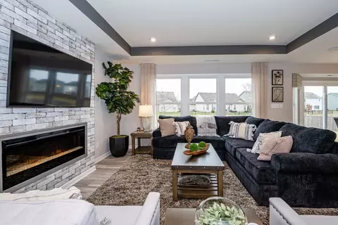 Living - 6108 Springfield Blvd, Burlington, KY 41005 photo 6 of 16